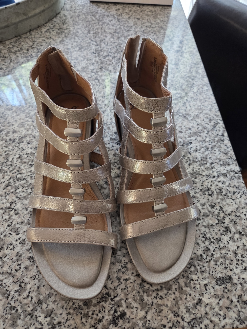 Sofft Women's Metallic Silver Multi-Strap Gladiator Sandals